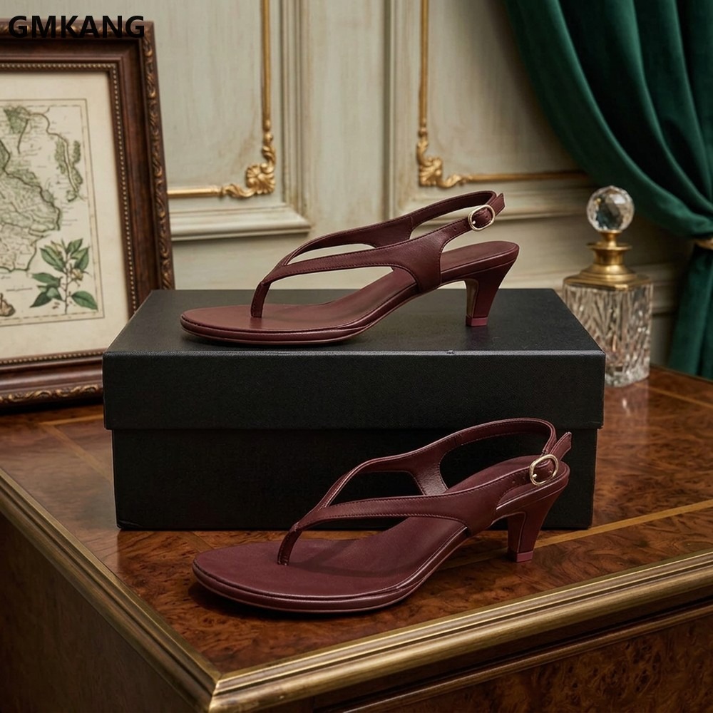 Damen-Sandalen mit V-förmiger  – Kitten Heel Women Bewertung und Preis
