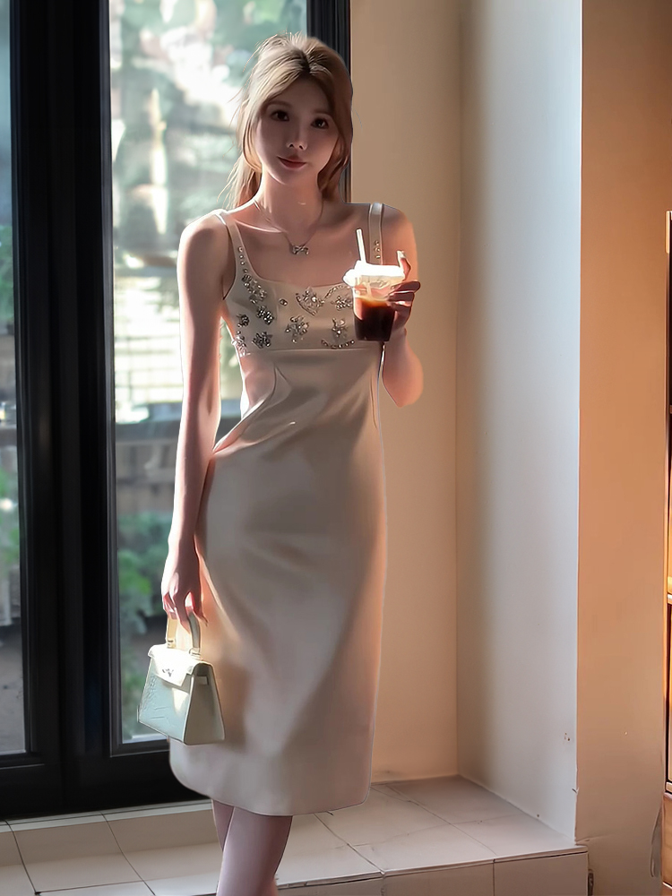 Elegantes, aufwendig gearbeite – Women Formal Wear With Skirt Bewertung und Preis