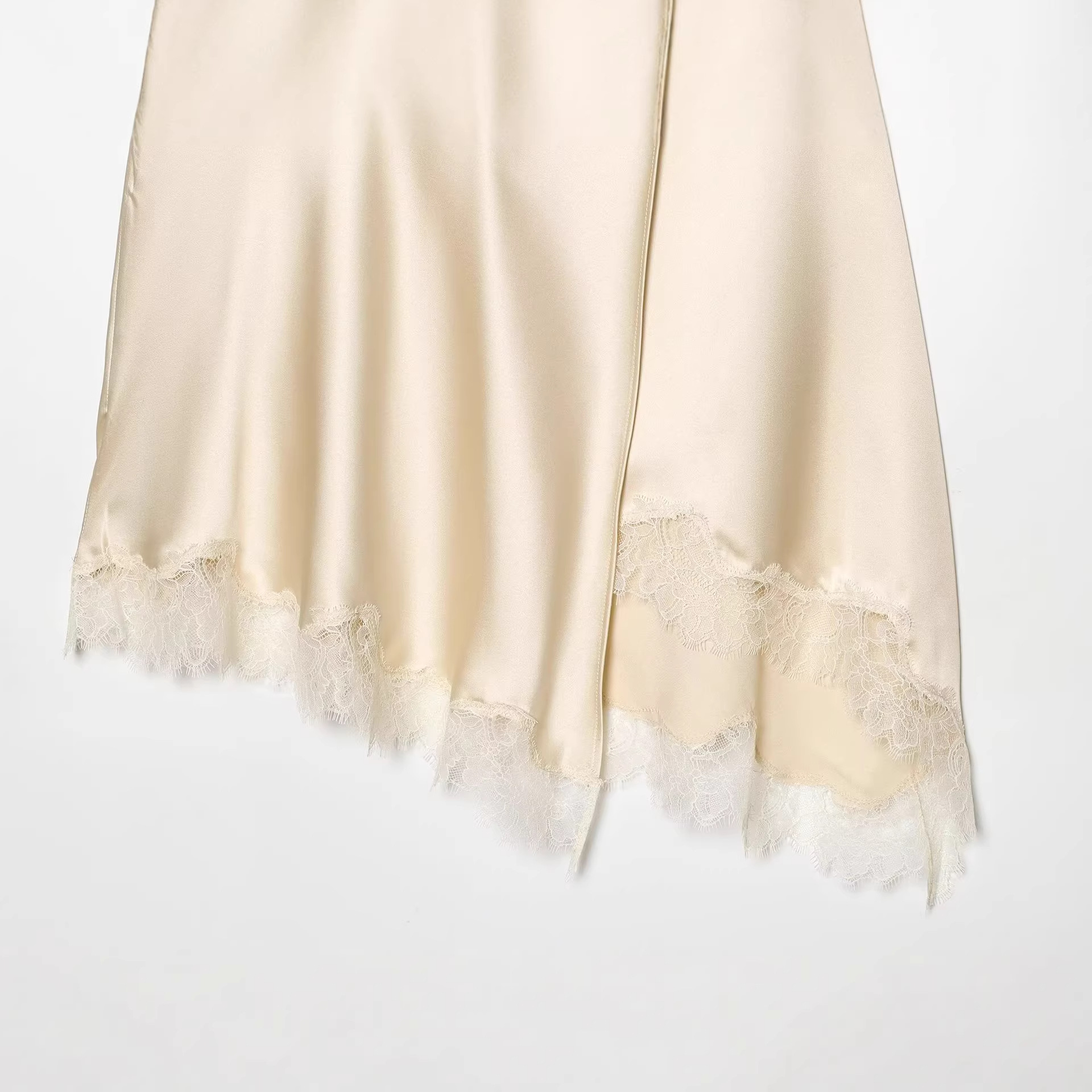 Eleganter Satinrock mit Spitze – Women Formal Wear With Skirt Bewertung und Preis